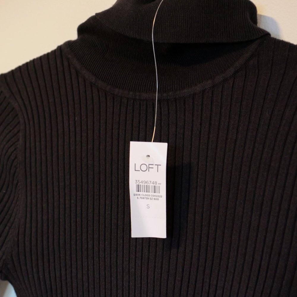 NWT Ribbed Turtleneck Sweater - Size Small